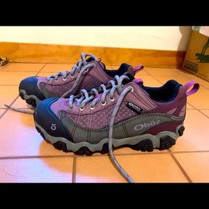 New Oboz women hiking shoes, 7.5, Purple